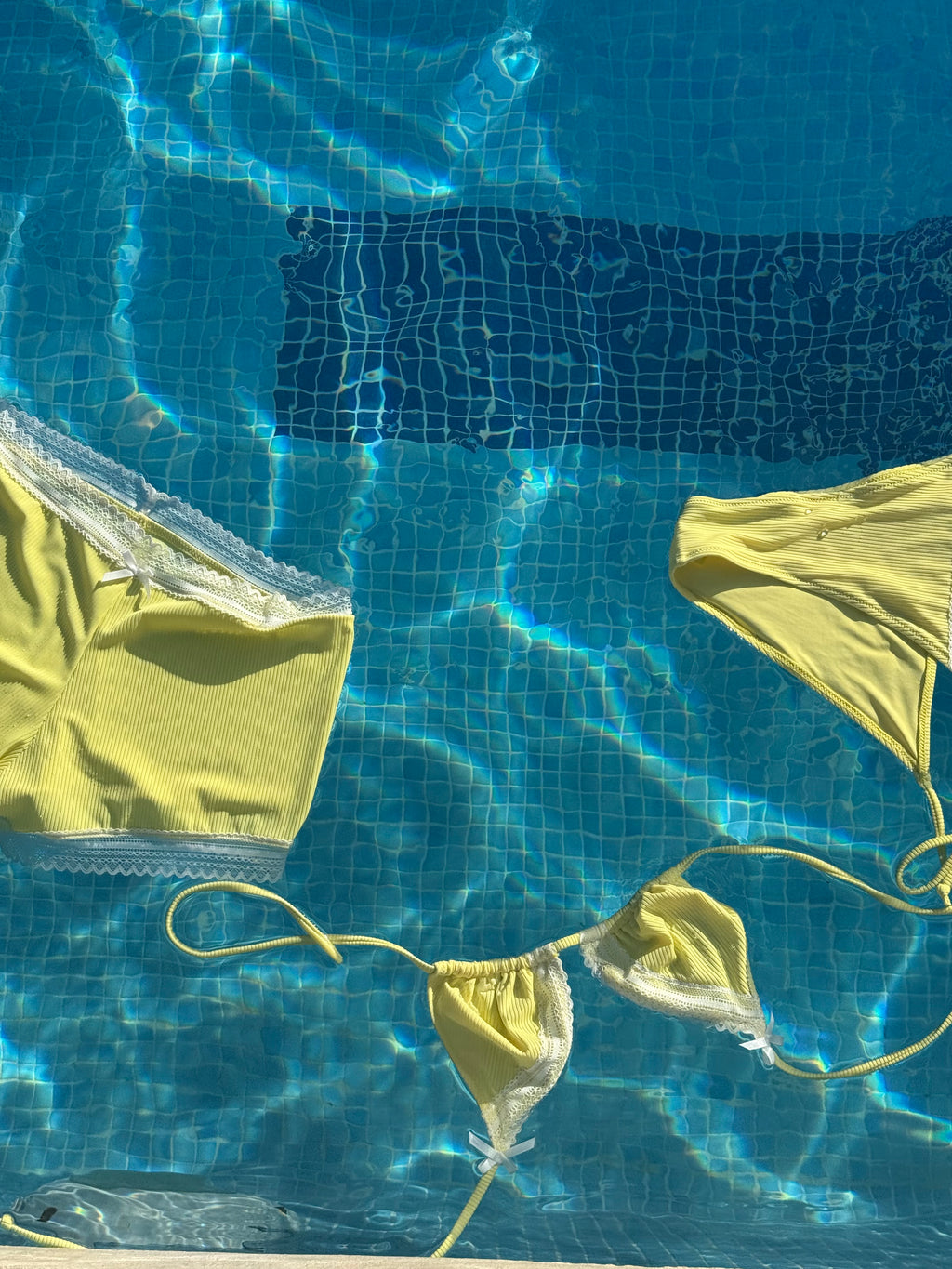 Sunshine - Top and Bottoms (no shorts)